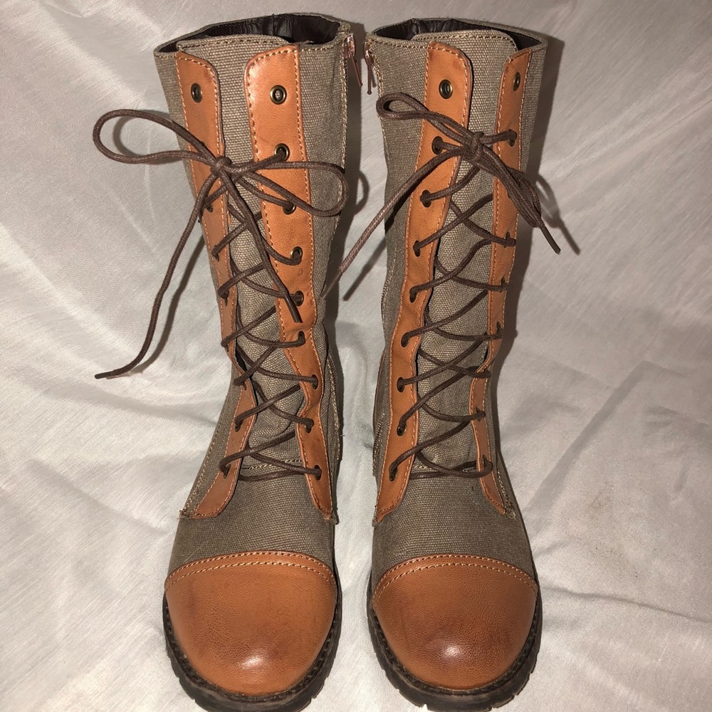 Combat boots